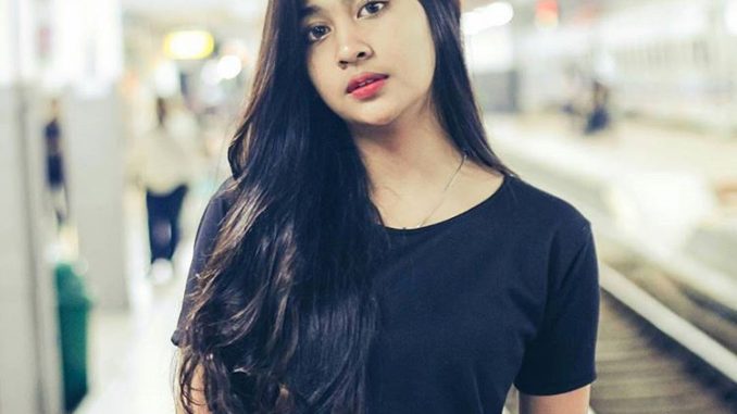 Cerita Sex Ngentot Dengan ABG Polos dan Culun